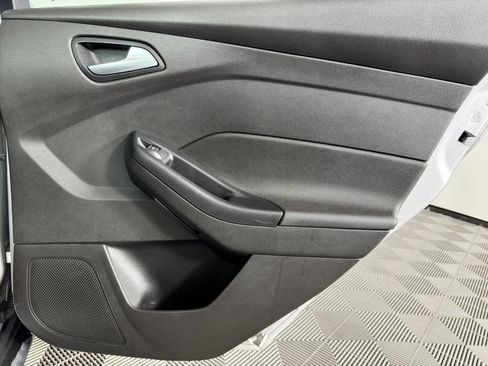 Used 2016 Ford Focus SE image 38