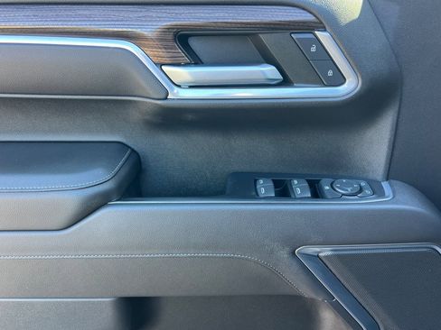 Used 2022 Chevrolet Silverado 1500 LT AWD/4WD image 11