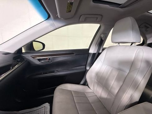 Used 2018 Lexus ES 350 w/ Luxury Package w/Wood Trim FWD image 32