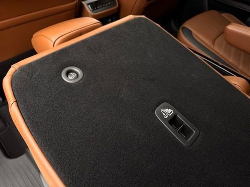 Used 2022 Nissan Pathfinder Platinum w/ Cargo Package image 24