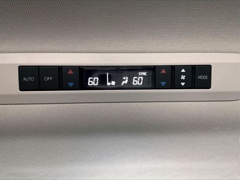 Used 2025 Toyota Sienna XLE w/ XLE Plus Package AWD/4WD image 29