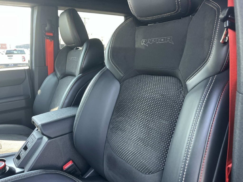 Certified 2024 Ford Bronco Raptor w/ Interior Carbon Fiber Pack 6 AWD/4WD image 32