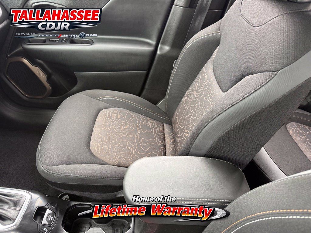 Used 2023 Jeep Renegade Latitude AWD/4WD image 26
