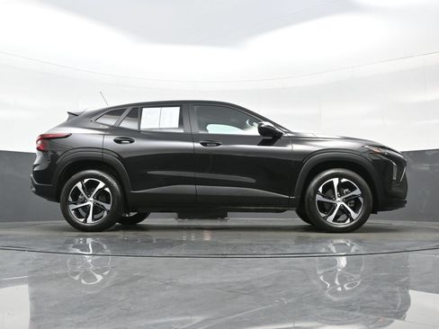 Used 2024 Chevrolet Trax RS w/ Driver Confidence Package FWD image 33