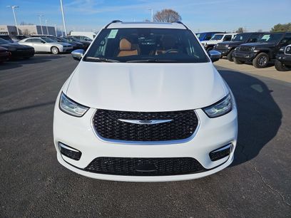 New 2026 Chrysler Pacifica Pinnacle