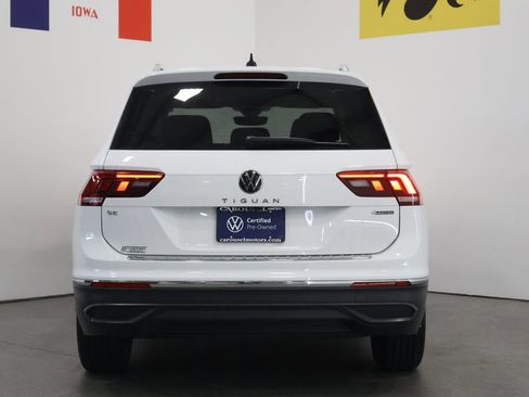 Used 2022 Volkswagen Tiguan SE w/ Panoramic Sunroof Package AWD/4WD image 11