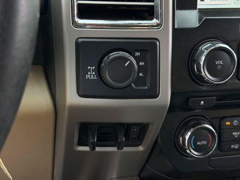 Used 2017 Ford F250 Lariat w/ Chrome Package AWD/4WD image 15