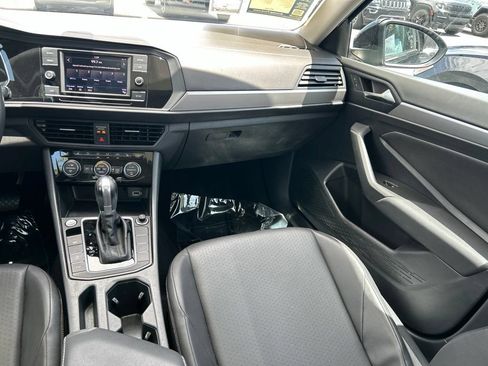 Used 2019 Volkswagen Jetta SE FWD image 11