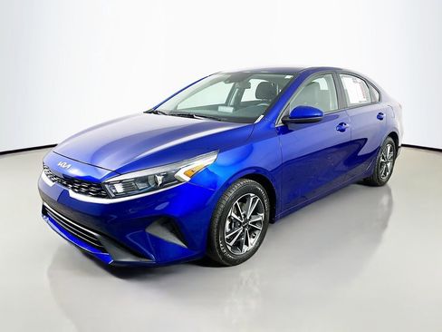 Used 2022 Kia Forte LXS FWD image 3