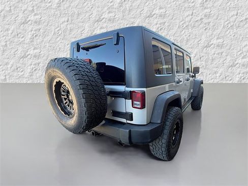 Used 2010 Jeep Wrangler Unlimited Sport image 3