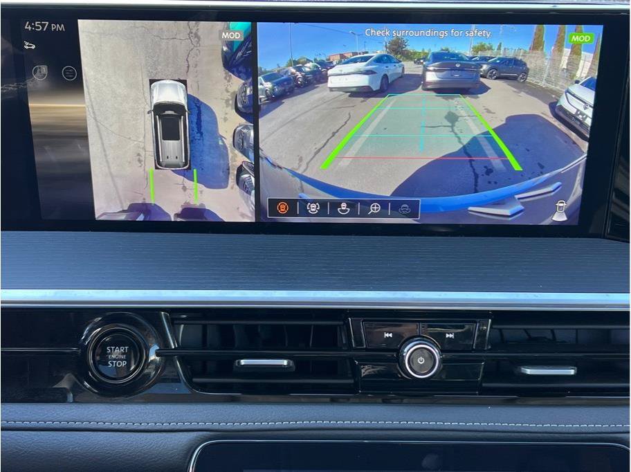 Used 2025 INFINITI QX80 Sensory AWD/4WD image 17