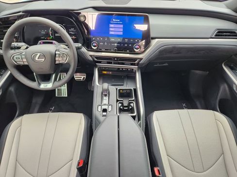 New 2026 Lexus TX 500h AWD image 18