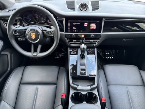 Certified 2026 Porsche Macan AWD/4WD image 6