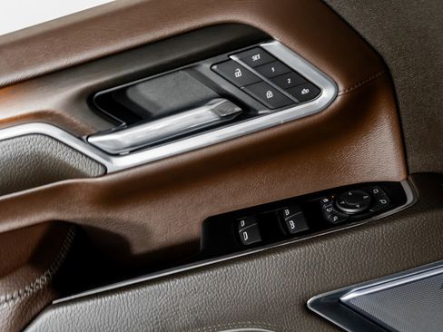 Used 2025 GMC Sierra 3500 Denali w/ Denali Reserve Package image 48