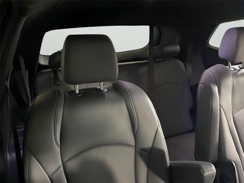 Used 2024 Buick Enclave Essence w/ LPO, Floor Liner Package AWD/4WD image 34