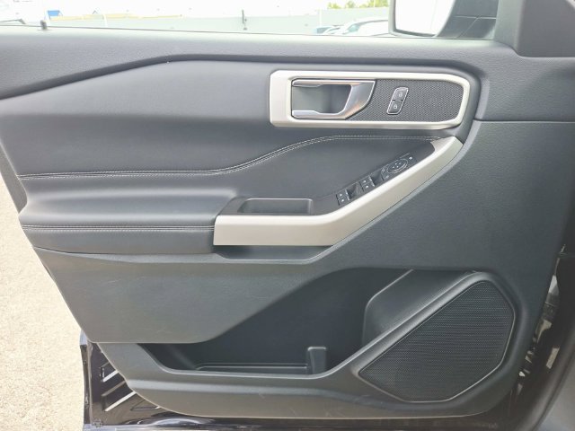 Used 2024 Ford Explorer XLT AWD/4WD image 31