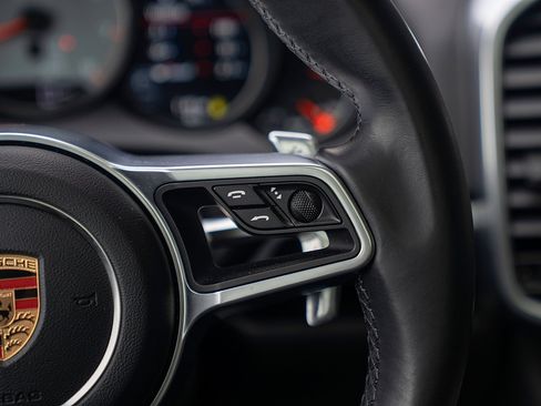 Used 2017 Porsche Cayenne S image 8