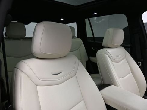 Used 2024 Cadillac XT6 Sport w/ Technology Package image 32