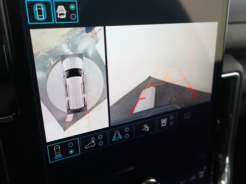 Used 2025 GMC Yukon Denali image 31