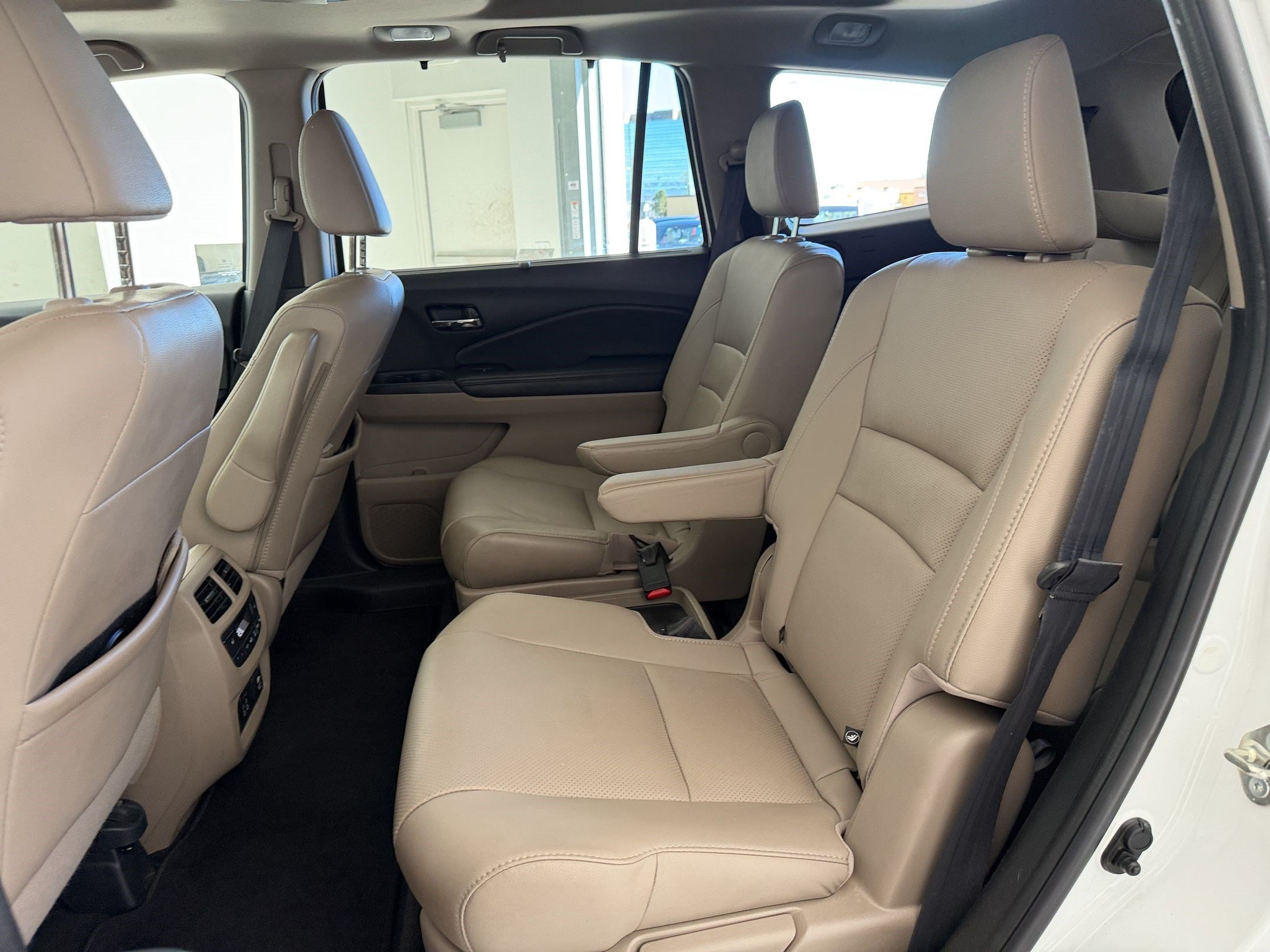 Used 2020 Honda Pilot Elite image 23
