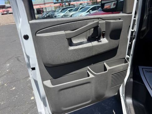 Used 2021 Chevrolet Express 2500 RWD image 9