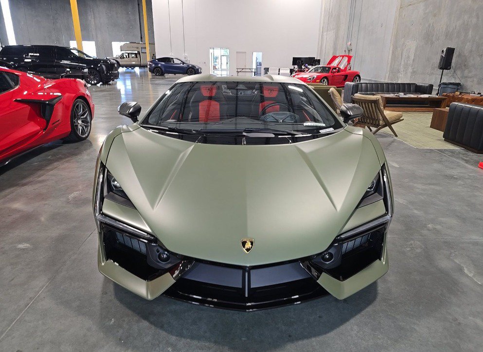 Used 2024 Lamborghini Revuelto AWD/4WD image 9