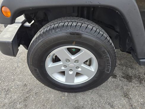 Used 2015 Jeep Wrangler Sport w/ Quick Order Package 23S image 23