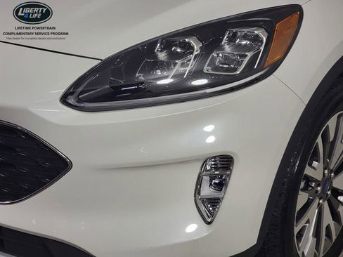 Certified 2022 Ford Escape Titanium w/ Class II Trailer Tow Package AWD/4WD image 9
