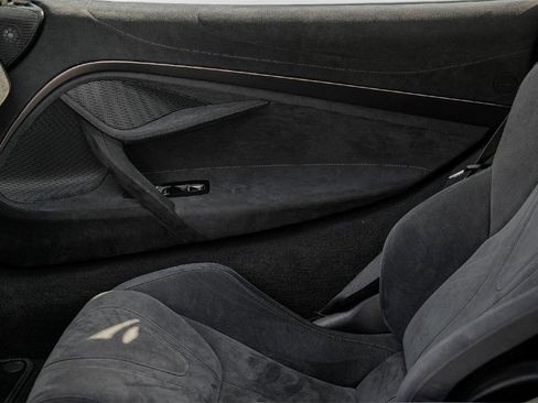 Used 2018 McLaren 720S image 18