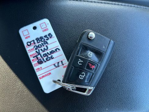 Used 2019 Volkswagen Tiguan SE w/ Panoramic Sunroof Package image 35