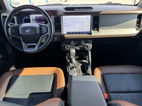 Used 2023 Ford Bronco Outer Banks image 11