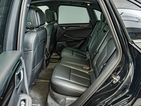 Certified 2026 Porsche Macan AWD/4WD image 37