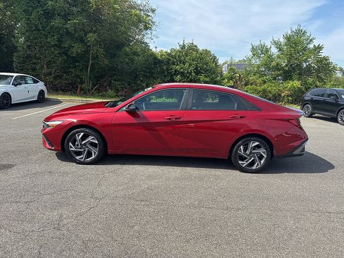 Used 2025 Hyundai Elantra Sport w/ Cargo Package image 2