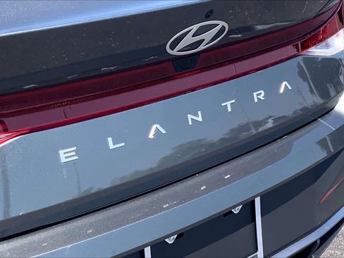 Used 2024 Hyundai Elantra SEL FWD image 10