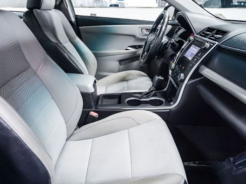 Used 2017 Toyota Camry SE FWD image 18
