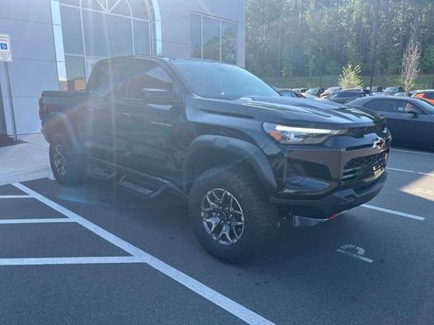 Used 2024 Chevrolet Colorado ZR2 w/ Safety Package AWD/4WD image 7