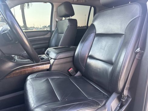 Used 2018 Chevrolet Tahoe LT w/ Luxury Package RWD image 16