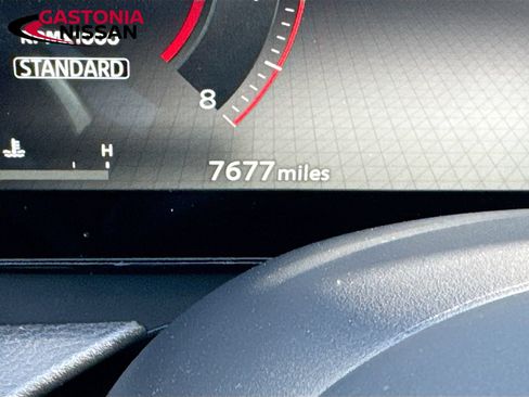 Used 2025 Nissan Kicks SR FWD image 15