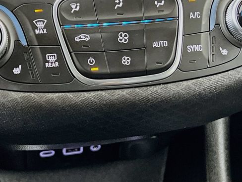 Used 2019 Chevrolet Malibu LT FWD image 25