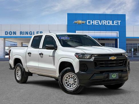 Used 2025 Chevrolet Colorado W/T RWD image 1