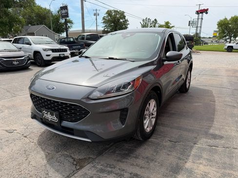 Used 2021 Ford Escape SE w/ Cold Weather Package AWD/4WD image 4