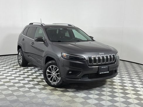 Used 2019 Jeep Cherokee Latitude Plus w/ Comfort/Convenience Group AWD/4WD image 2