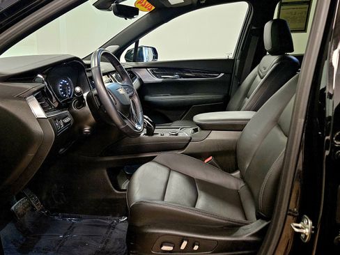 Used 2024 Cadillac XT6 Premium Luxury w/ Technology Package AWD/4WD image 9