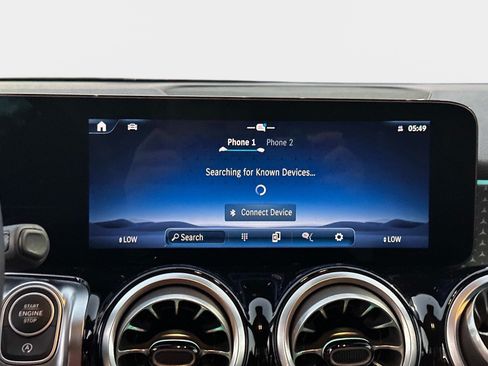 Used 2025 Mercedes-Benz GLB 250 image 21