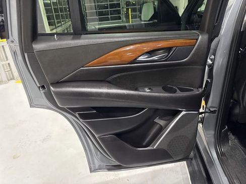 Used 2019 Cadillac Escalade Premium Luxury image 14