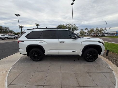 Used 2024 Toyota Sequoia Limited image 4
