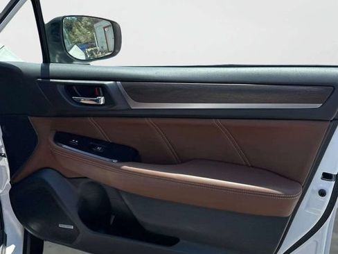 Used 2019 Subaru Outback 2.5i Touring w/ Popular Package #3A AWD/4WD image 11
