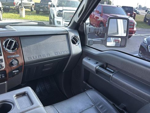 Used 2011 Ford F250 Lariat w/ Lariat Interior Pkg AWD/4WD image 27