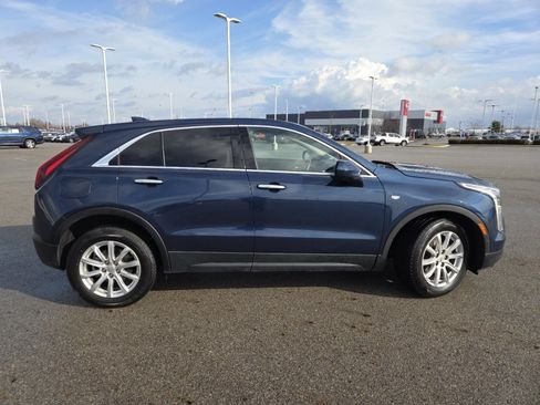 Used 2022 Cadillac XT4 Luxury w/ Cold Weather Package image 16