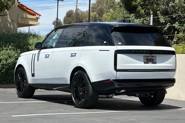 New 2026 Land Rover Range Rover Long Wheelbase SE AWD/4WD image 3
